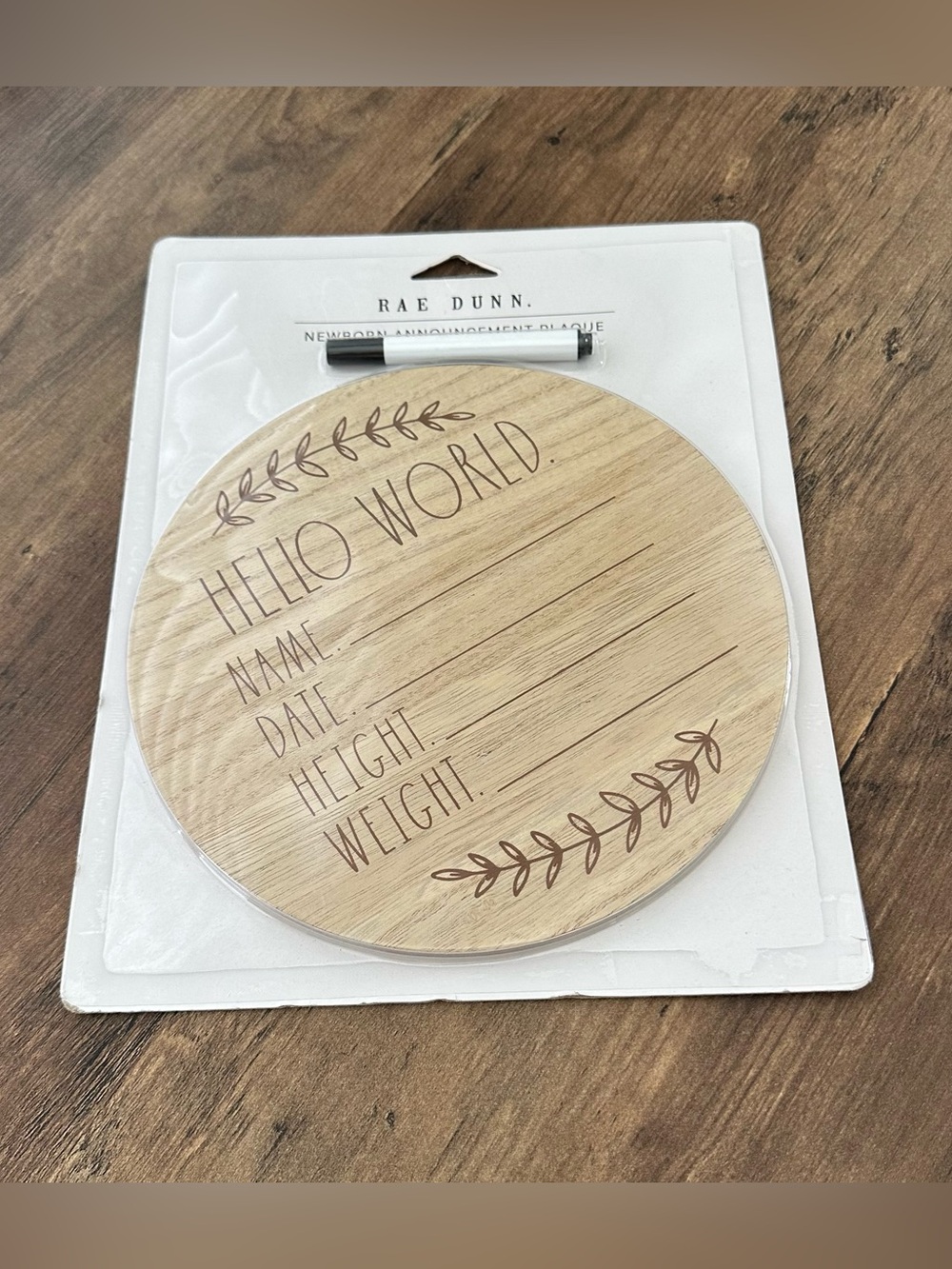 NWT Rae Dunn “Hello World” Wooden Newborn Announcement Plaque with Marker